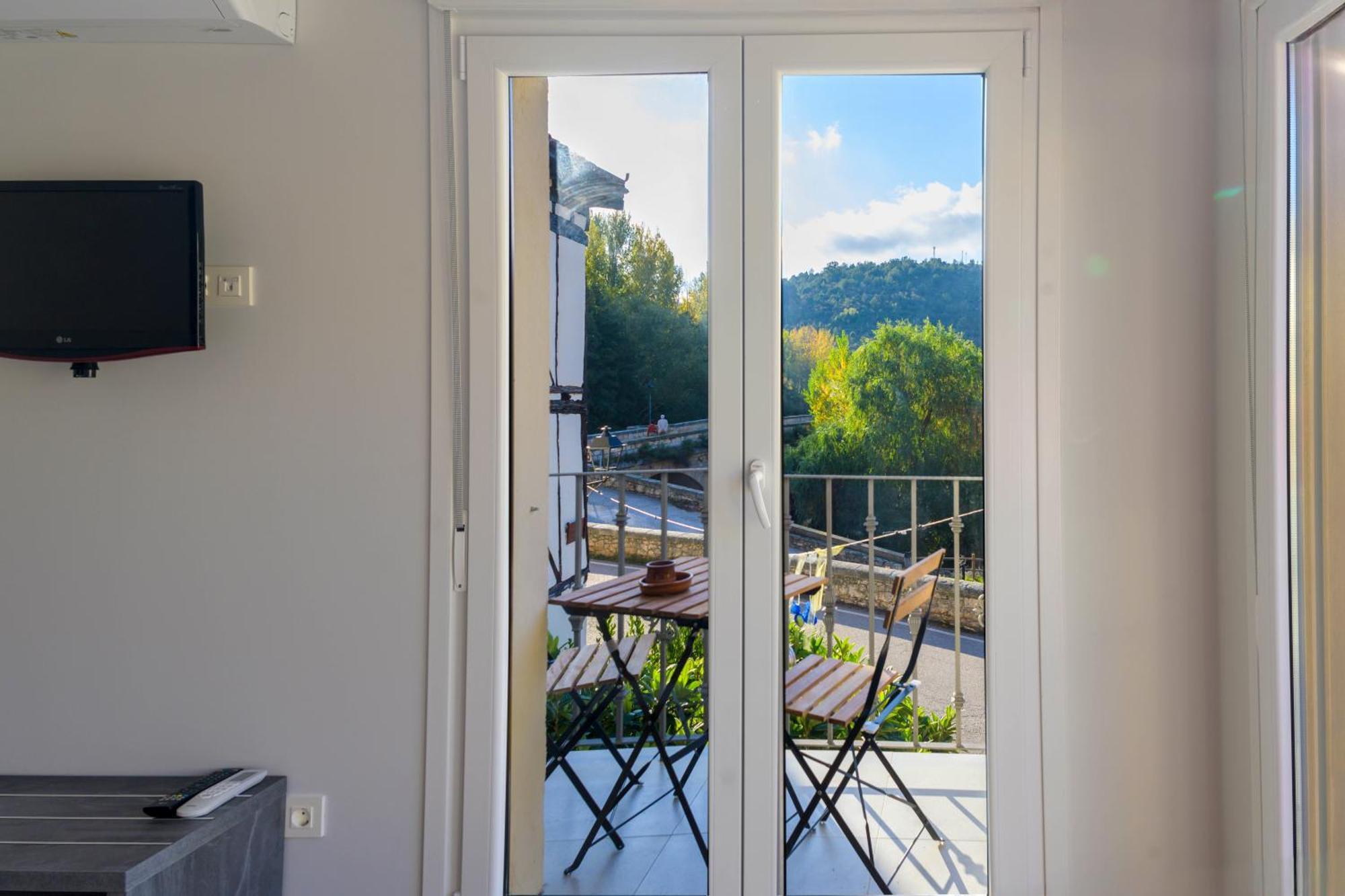 Apartamentos El Puente Covarrubias Luaran gambar